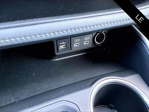 Used 2024 Toyota Highlander LE image 15