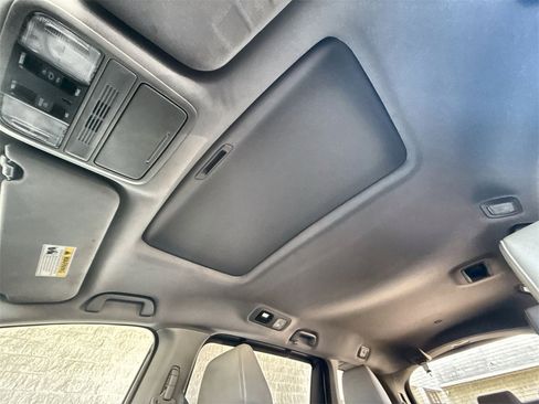 Used 2019 Honda Odyssey EX-L image 18