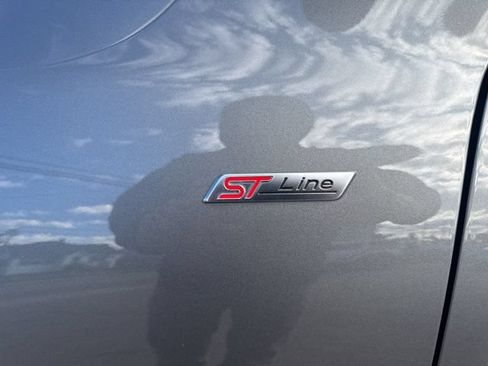 Certified 2025 Ford Escape ST-Line Select AWD/4WD image 10