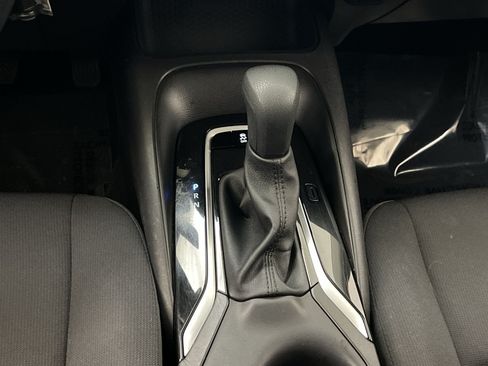 Used 2026 Toyota Corolla LE FWD image 21