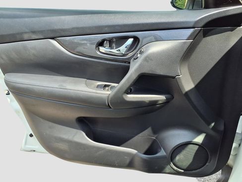Used 2019 Nissan Rogue SV FWD image 23