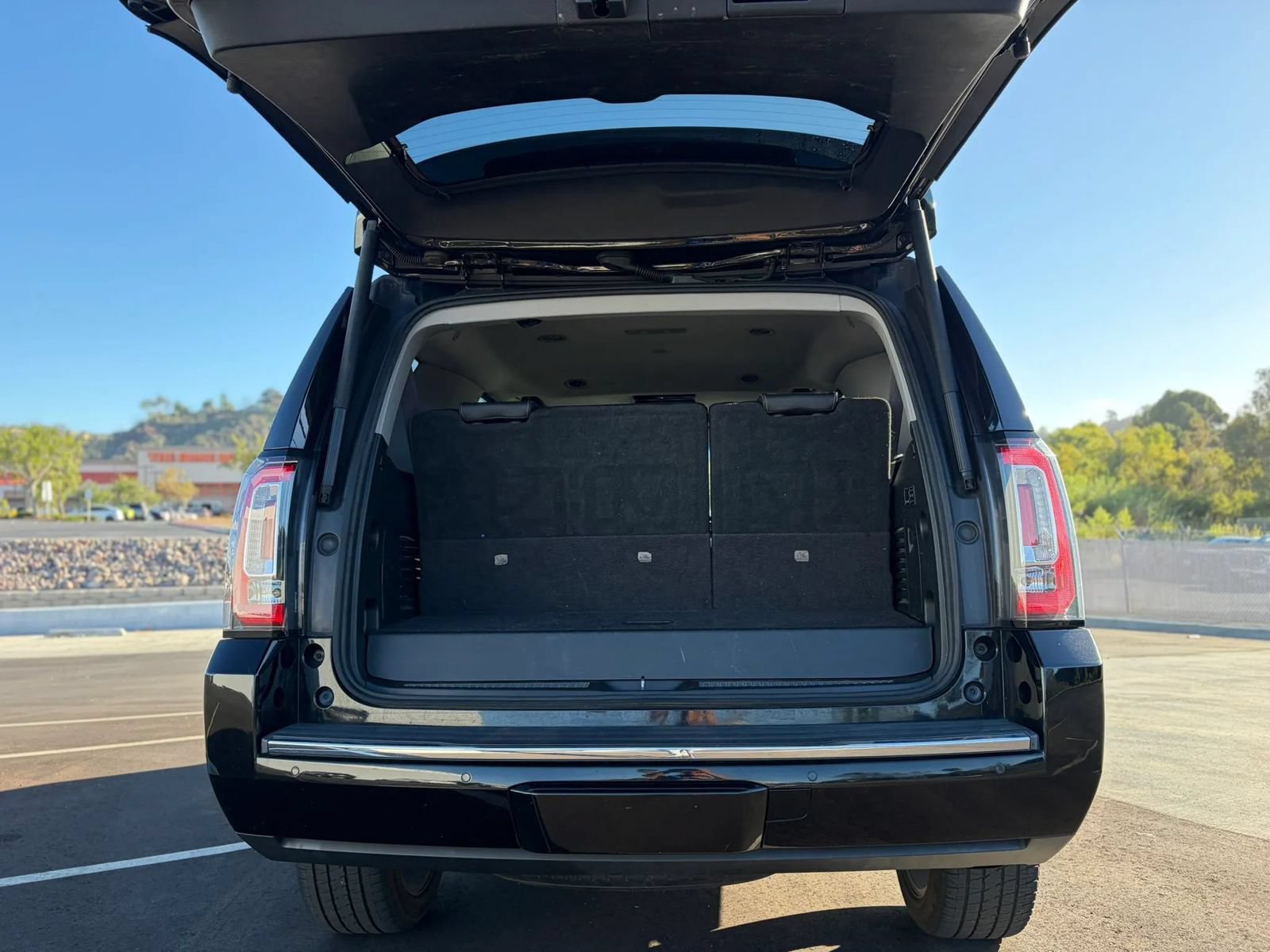Used 2017 GMC Yukon Denali w/ Open Road Package RWD image 14