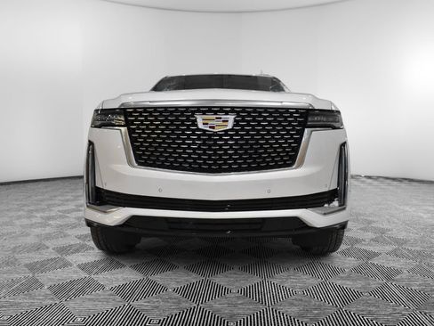 Used 2023 Cadillac Escalade Premium Luxury image 4