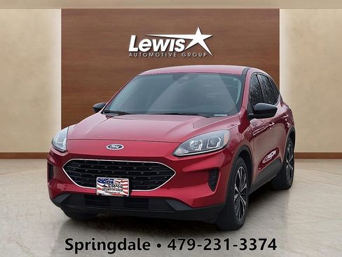 Used 2022 Ford Escape SE w/ SE Sport Appearance Package image 1