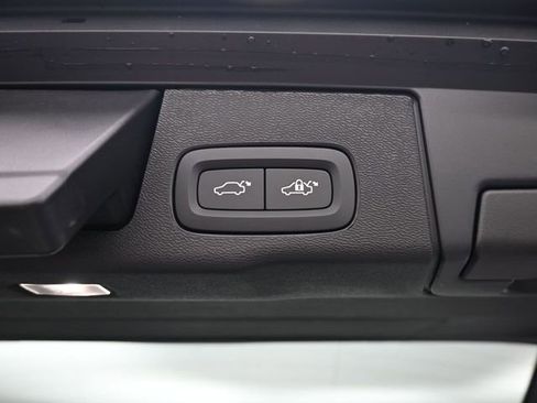 New 2026 Volvo XC60 B5 Ultra w/ Protection Package Premier image 33