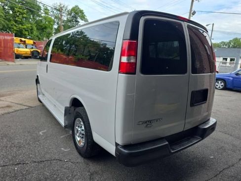 Used 2017 Chevrolet Express 2500 LS RWD image 2