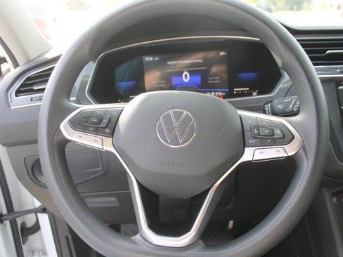 Used 2022 Volkswagen Tiguan S image 17