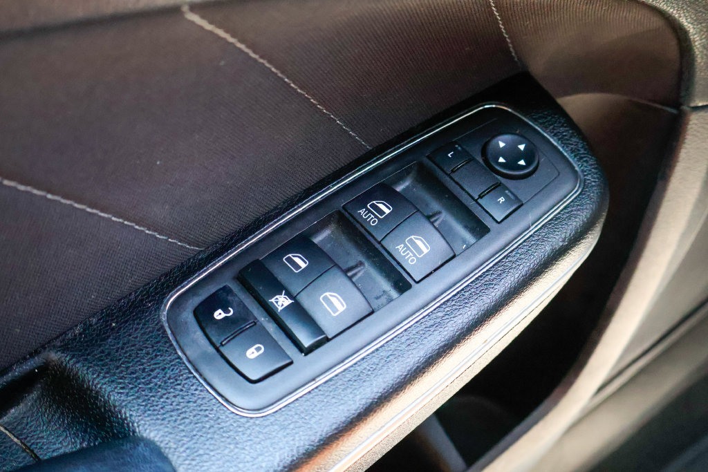 Used 2023 Dodge Charger SXT RWD image 16