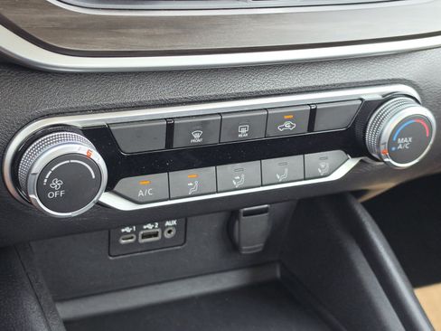 Used 2025 Nissan Altima 2.5 SV FWD image 22