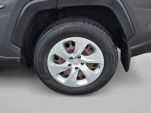 Used 2019 Toyota RAV4 LE FWD image 22