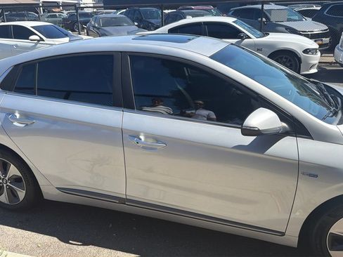 Used 2019 Hyundai Ioniq Limited FWD image 2