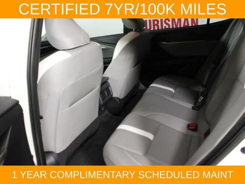 Used 2025 Toyota Camry SE w/ Convenience Package FWD image 13
