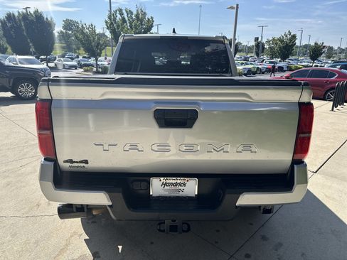 Certified 2024 Toyota Tacoma TRD Sport AWD/4WD image 8