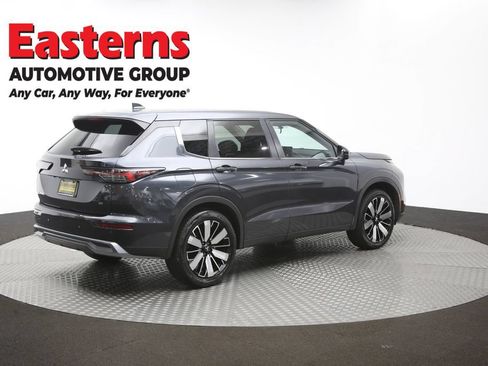 Used 2025 Mitsubishi Outlander SE FWD image 42