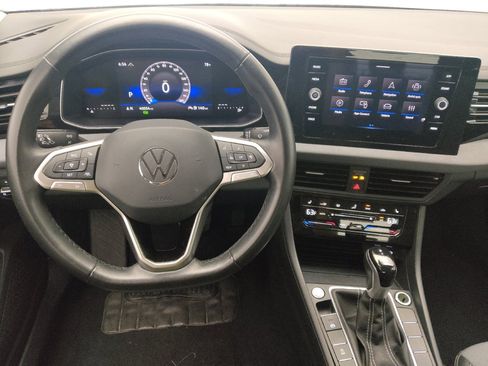 Used 2025 Volkswagen Jetta SE FWD image 22