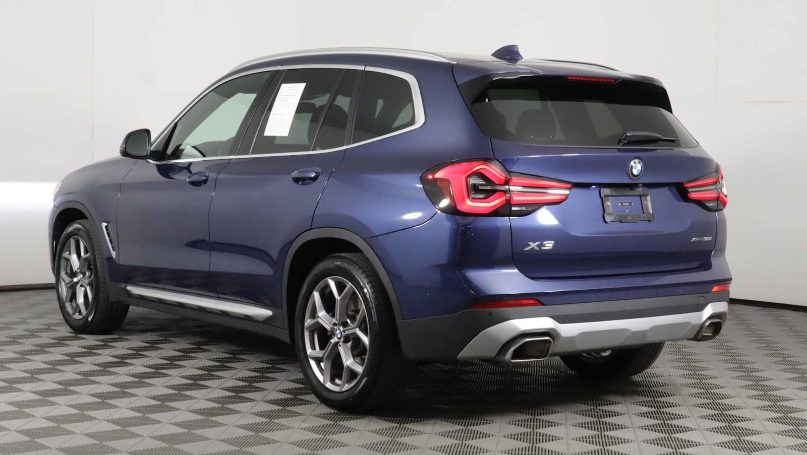 Used 2024 BMW X3 xDrive30i w/ Premium Package AWD/4WD image 4