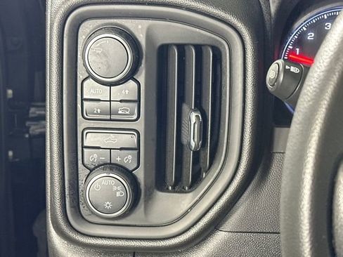 Used 2023 Chevrolet Silverado 1500 Custom image 19