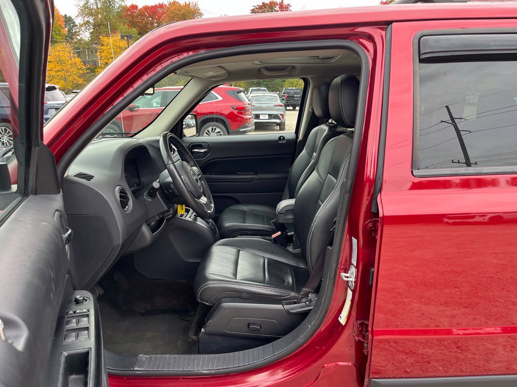 Used 2017 Jeep Patriot High Altitude AWD/4WD image 19