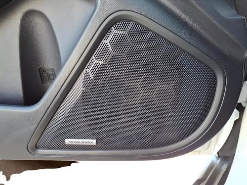 Certified 2025 Subaru Outback Touring XT image 22