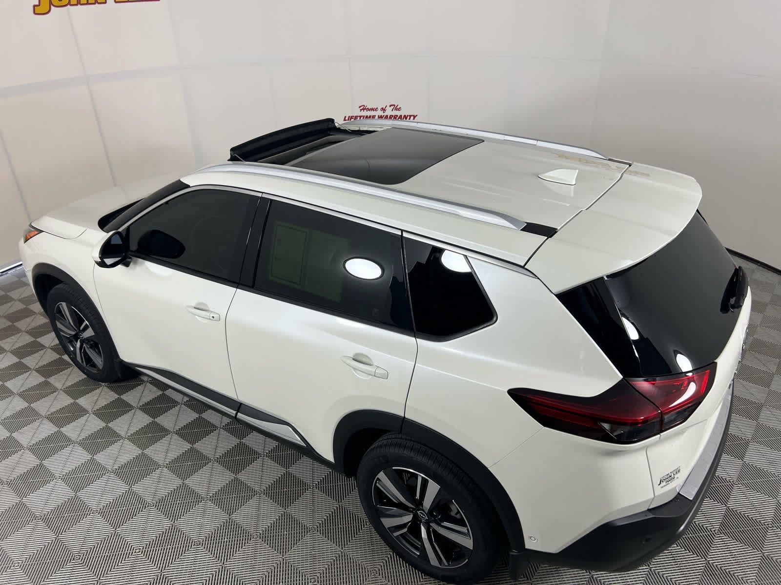 Used 2023 Nissan Rogue SL w/ SL Premium Package FWD image 14