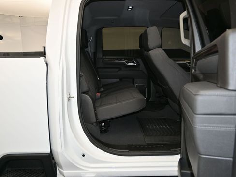 Certified 2025 Chevrolet Silverado 2500 LT w/ Convenience Package image 27