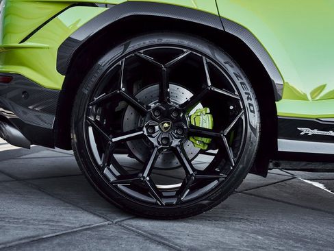Used 2024 Lamborghini Urus Performante AWD/4WD image 19