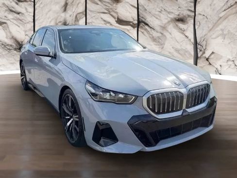 Used 2024 BMW 540i xDrive w/ M Sport Package AWD/4WD image 1