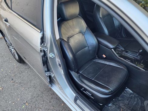 Used 2014 Kia Cadenza Premium image 17