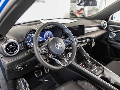 New 2025 Alfa Romeo Tonale w/ Premium Package image 19