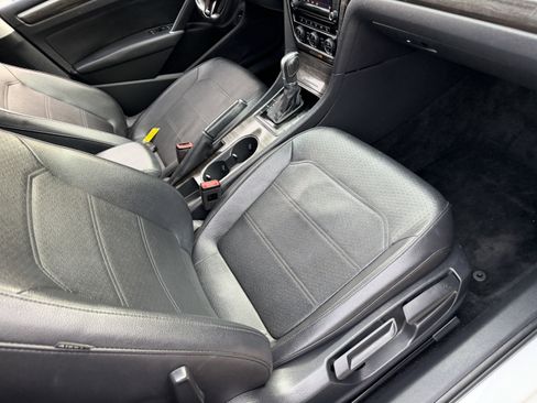 Used 2017 Volkswagen Passat 1.8T SE image 11