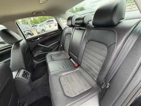Used 2014 Volkswagen Passat 1.8T SEL Premium FWD image 16