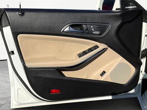 Used 2019 Mercedes-Benz CLA 250 4MATIC w/ Premium Package image 21