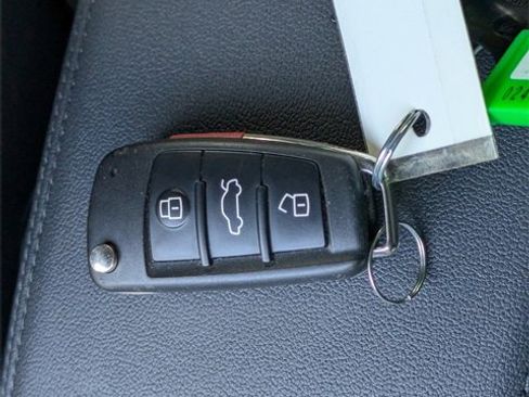 Used 2024 Audi Q3 2.0T Premium image 38