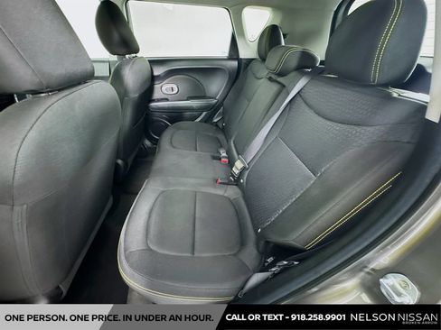 Used 2016 Kia Soul + FWD image 22