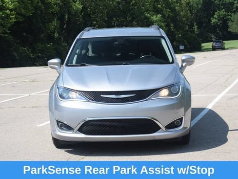 Used 2017 Chrysler Pacifica Touring-L FWD image 21