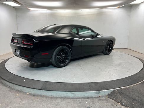 Certified 2022 Dodge Challenger R/T image 5