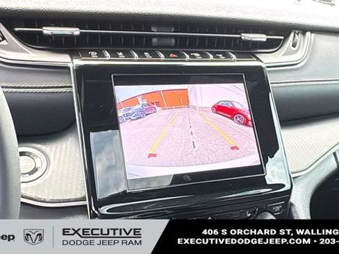 Used 2023 Jeep Grand Cherokee L Laredo AWD/4WD image 19