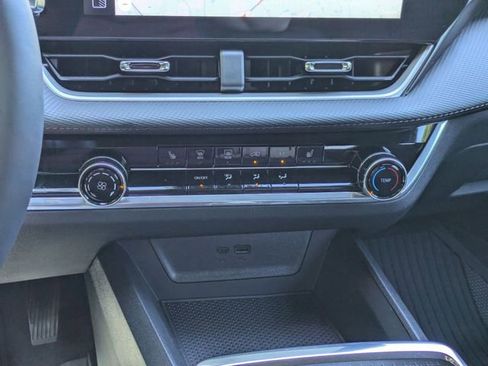 New 2026 Chevrolet Equinox LT FWD image 18