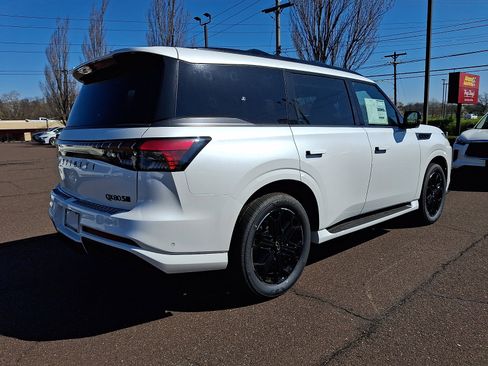 New 2026 INFINITI QX80 4WD image 4
