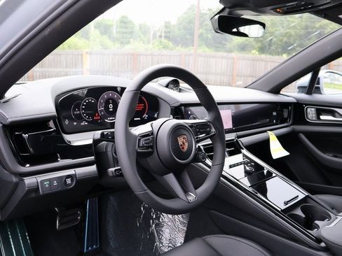 Certified 2025 Porsche Panamera 4 AWD/4WD image 4