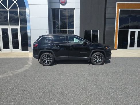 Certified 2025 Jeep Compass Limited AWD/4WD image 8