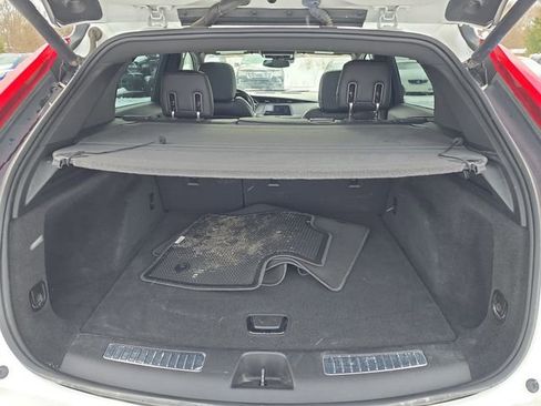 Used 2022 Cadillac XT4 Premium Luxury image 8