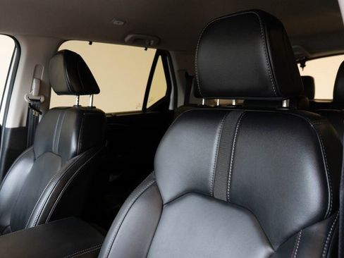 Used 2025 Honda Pilot EX-L image 16