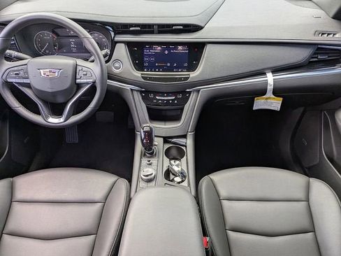 New 2025 Cadillac XT6 Luxury image 16