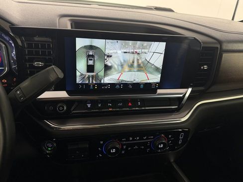 Used 2024 Chevrolet Silverado 3500 High Country w/ High Country Premium Package image 17