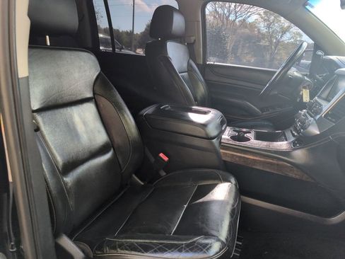 Used 2018 Chevrolet Suburban LT image 19