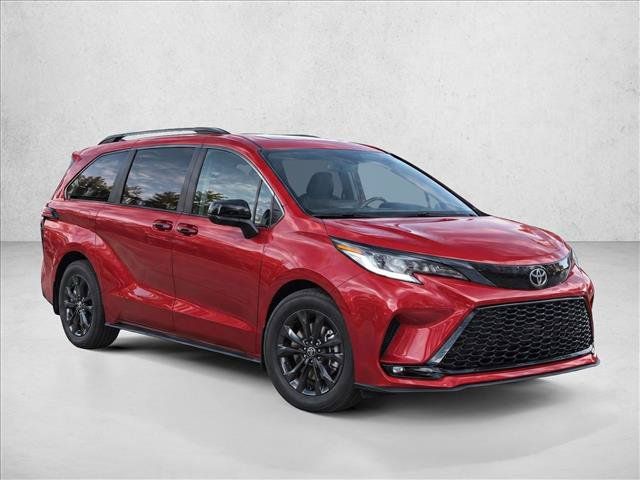Used 2026 Toyota Sienna XSE AWD/4WD image 3