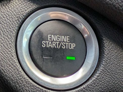 Used 2024 Chevrolet Equinox LT FWD image 29