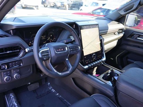 Used 2025 GMC Yukon Elevation image 23