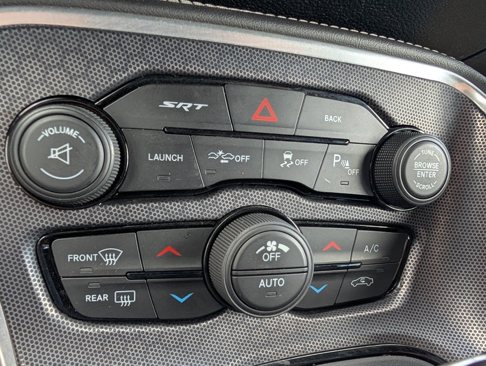 Used 2016 Dodge Challenger SRT w/ Technology Group RWD image 17